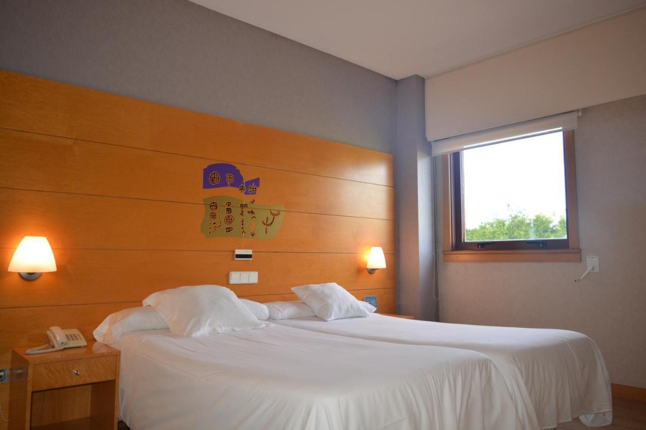 Ruta Jacobea Hotel Lavacolla Ngoại thất bức ảnh