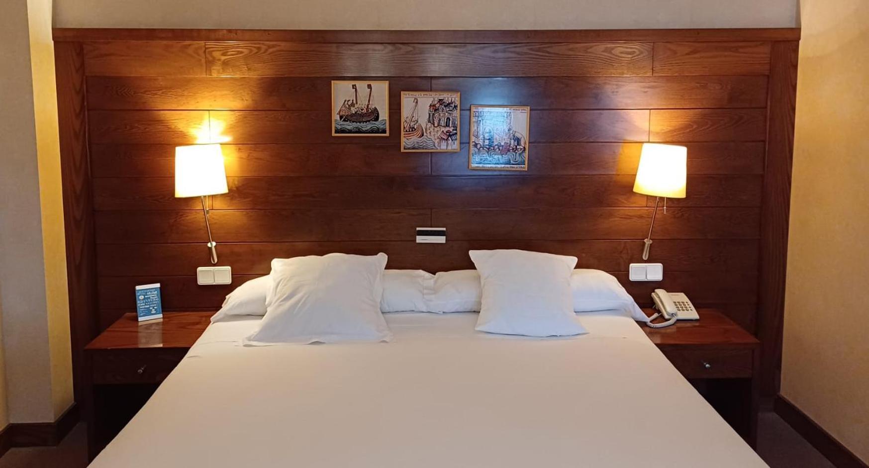 Ruta Jacobea Hotel Lavacolla Ngoại thất bức ảnh