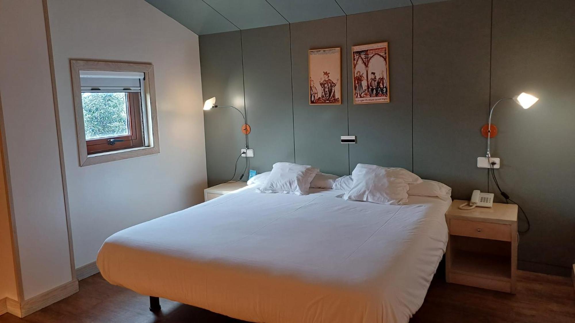 Ruta Jacobea Hotel Lavacolla Ngoại thất bức ảnh