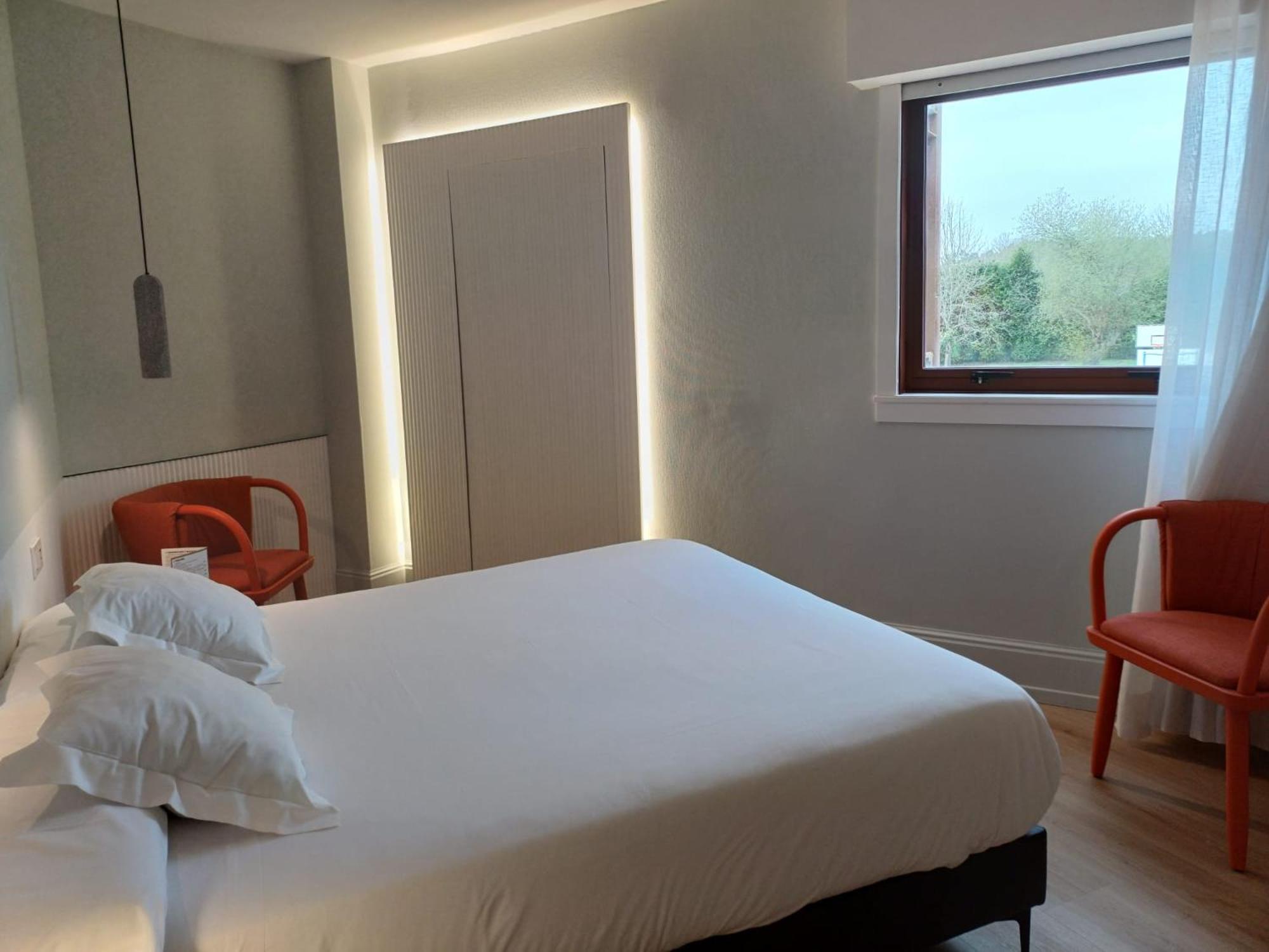 Ruta Jacobea Hotel Lavacolla Ngoại thất bức ảnh