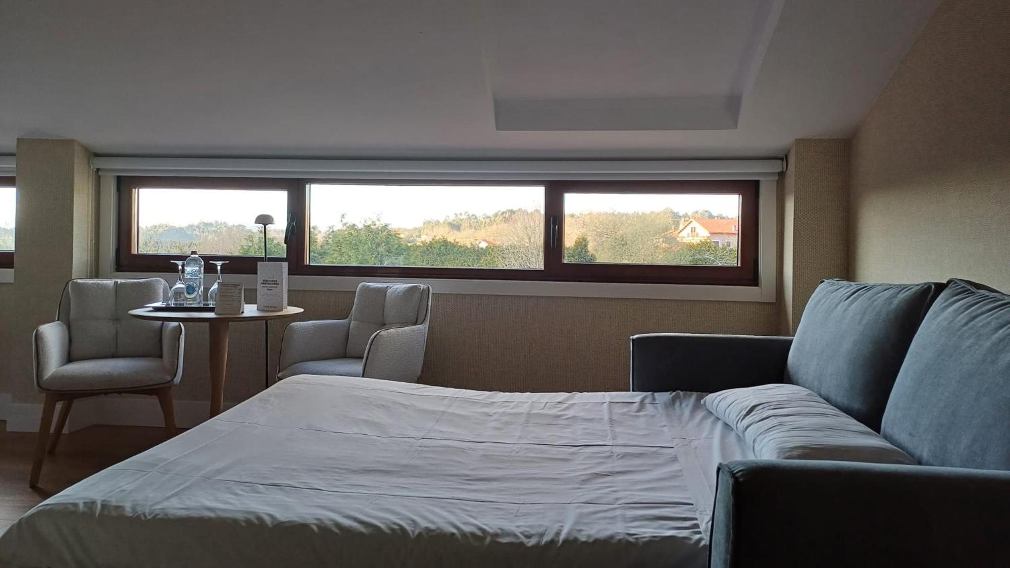Ruta Jacobea Hotel Lavacolla Ngoại thất bức ảnh