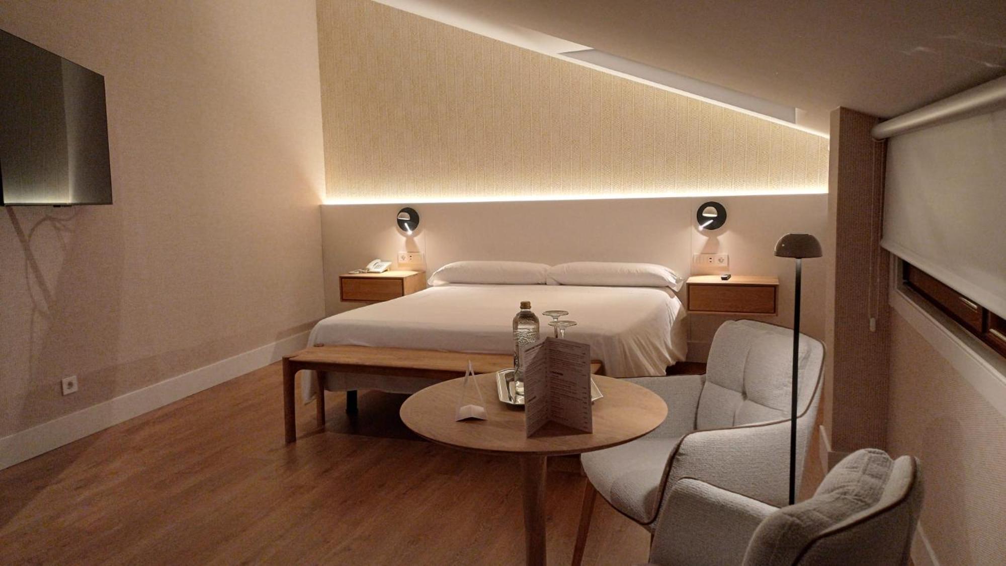 Ruta Jacobea Hotel Lavacolla Ngoại thất bức ảnh