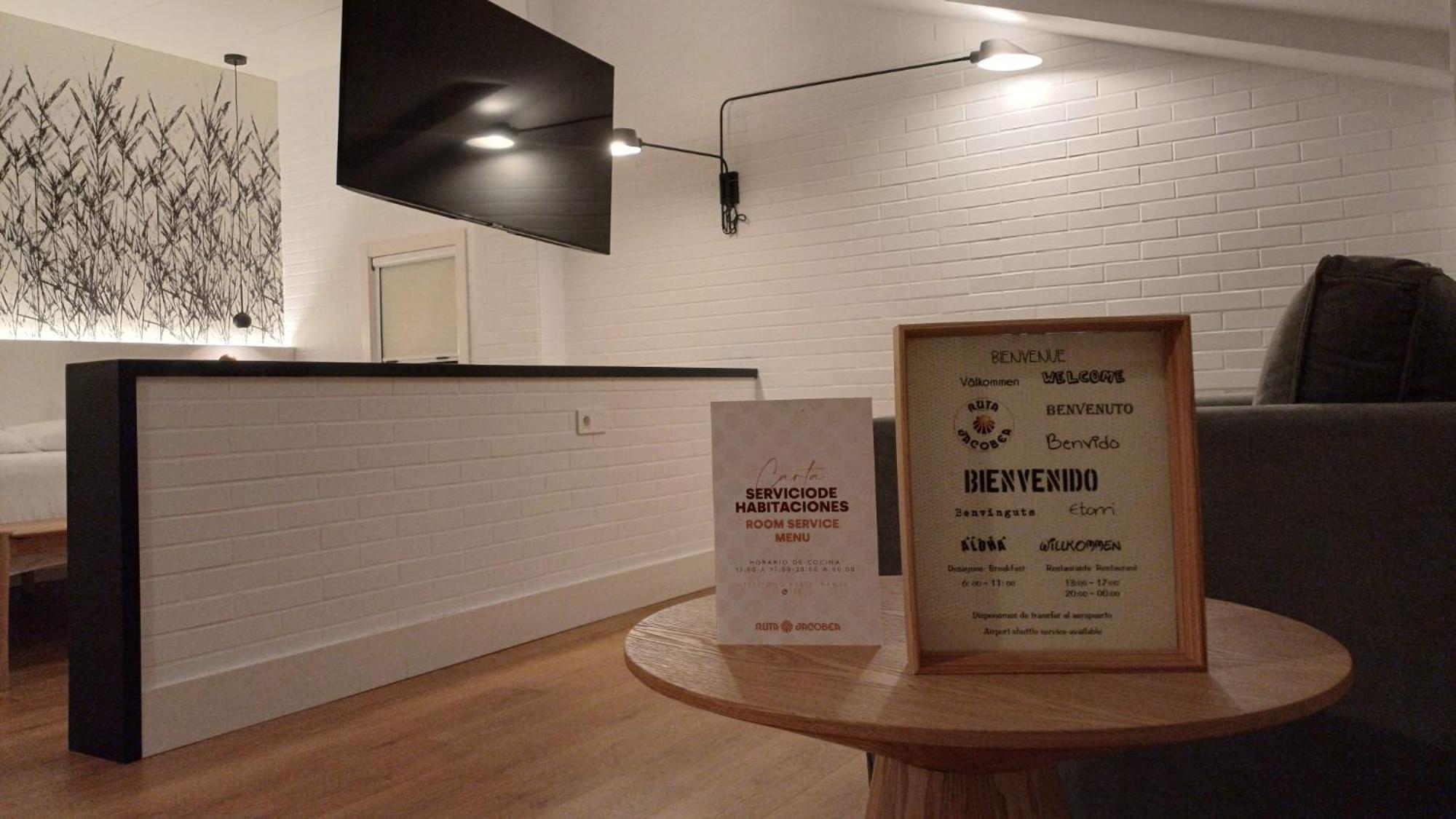 Ruta Jacobea Hotel Lavacolla Ngoại thất bức ảnh